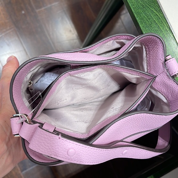 Kate Spade Leila Small Bucket Bag
COLOR:
Quartz Pink
NWT - Picture 10 of 16